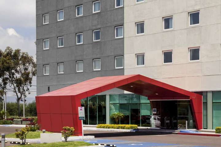 Hotel Entry