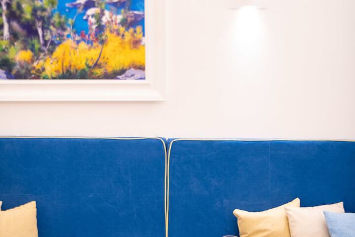 Lounge 105 of 116