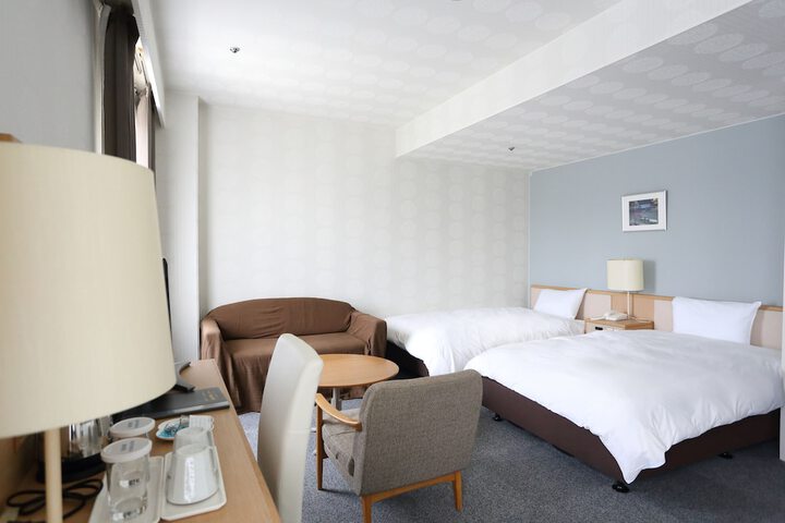Room 3 of 52