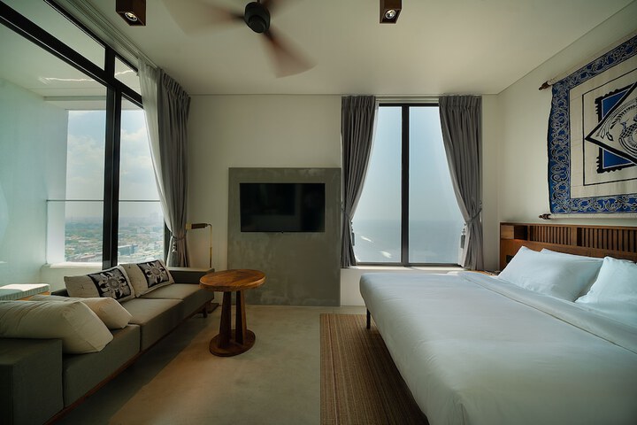 Room 12 of 35