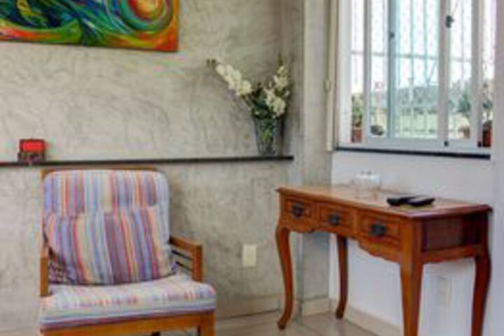 Room 10 of 27