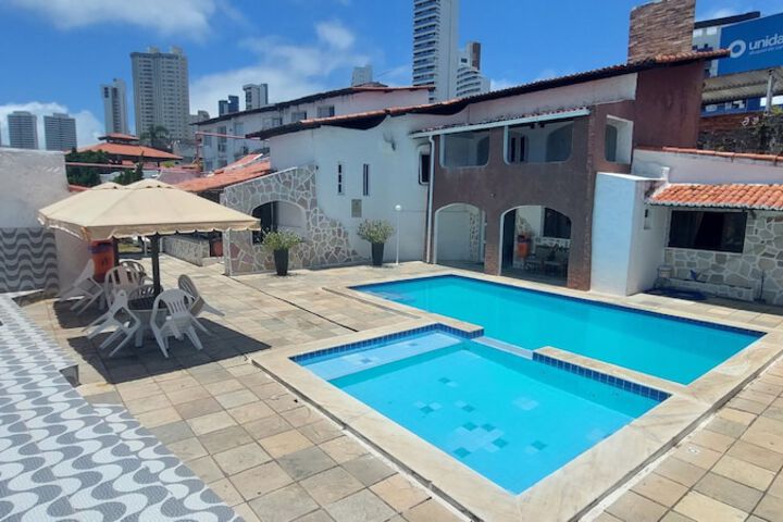 Pool 21 of 39