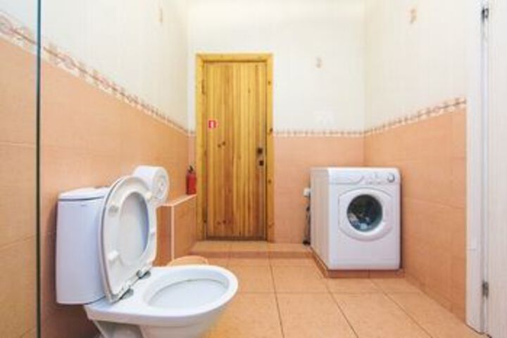 Room 5 of 84