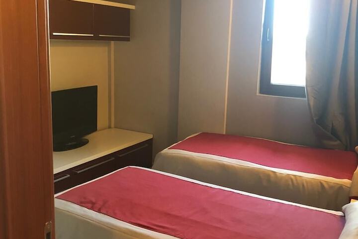 Room 5 of 20