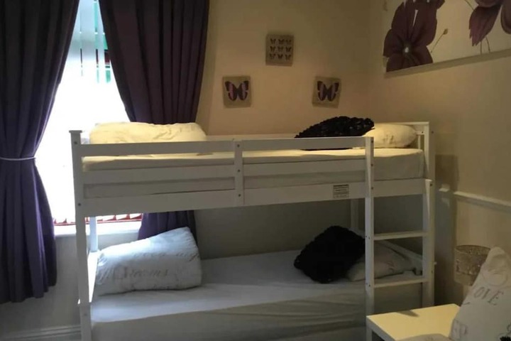Room 3 of 27