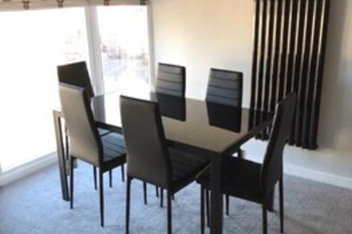 Dining 9 of 12
