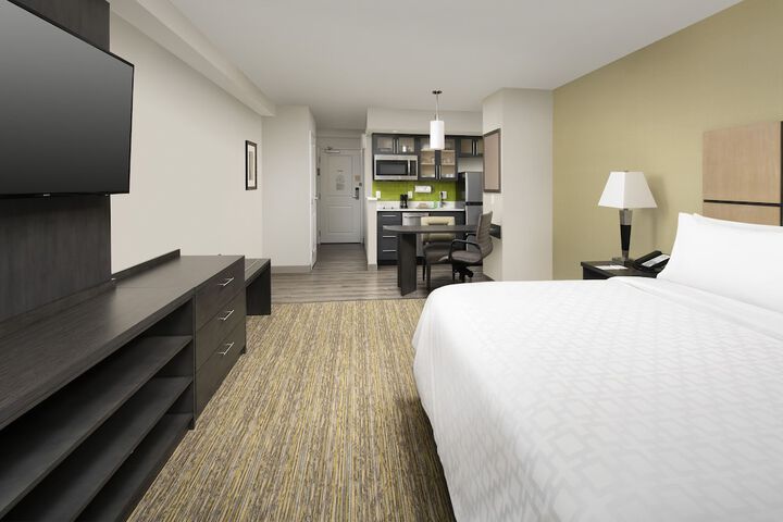 Room 7 of 33