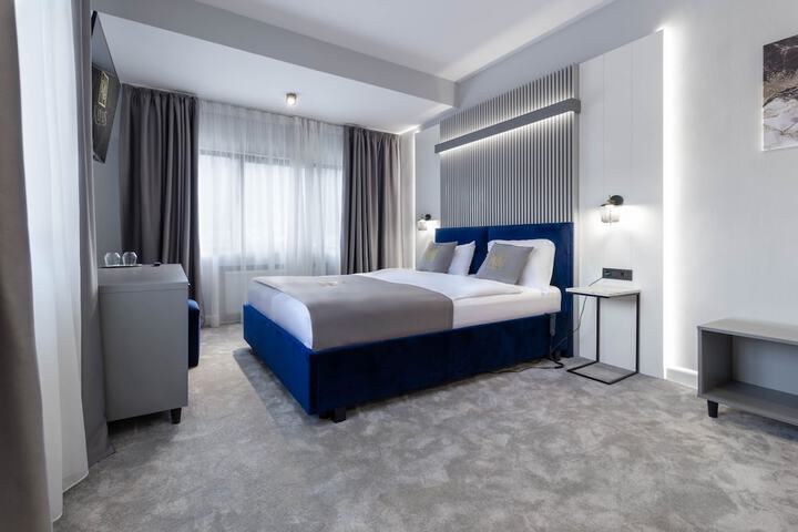 Room 4 of 38