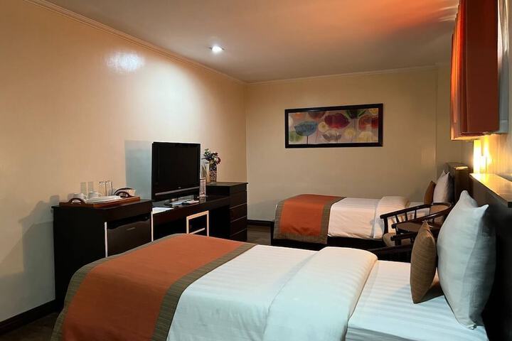 Room 26 of 101