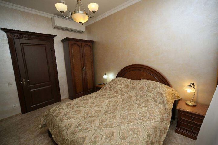 Room 5 of 75