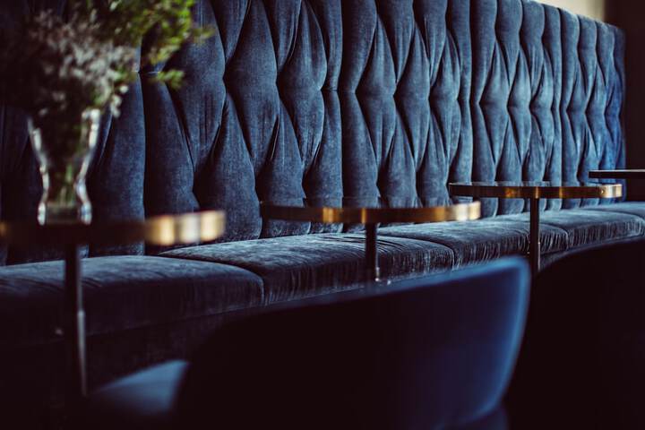 Lounge 98 of 113