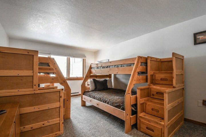 Hotel 17 of 73