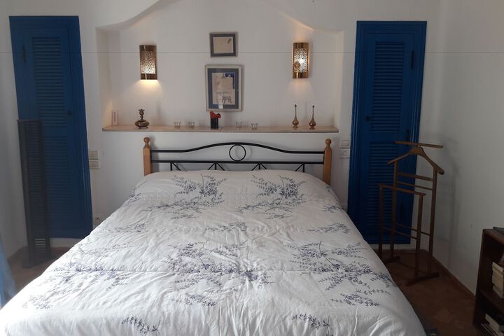 Room 3 of 28