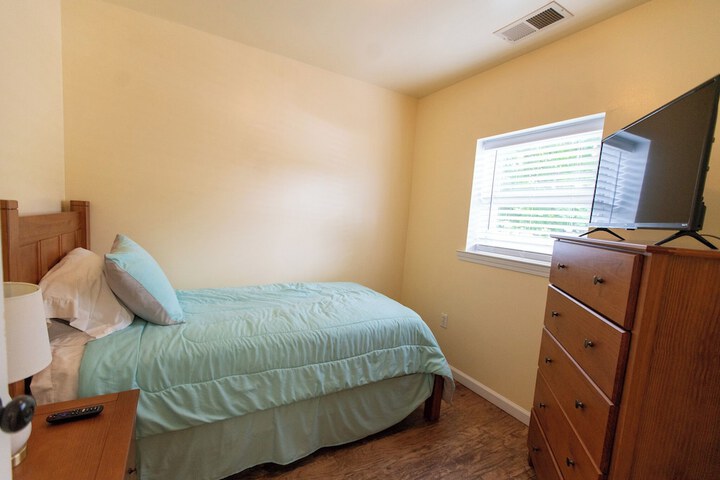 Room 10 of 76