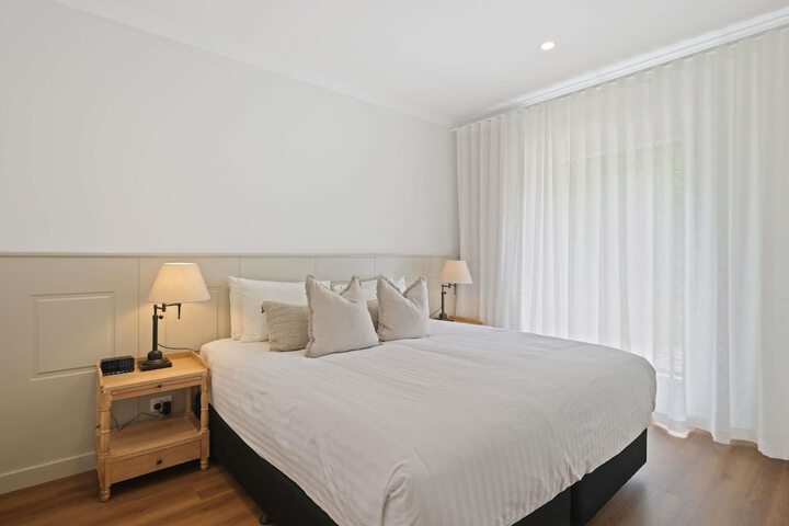 Room 35 of 143