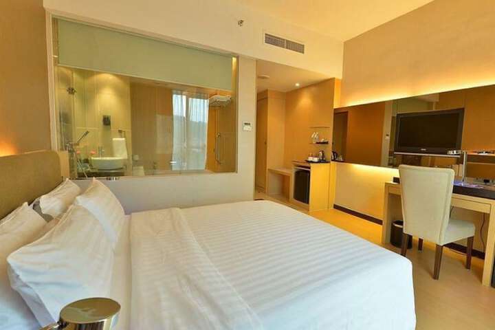Room 9 of 60