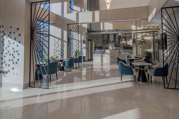 Hotel Interior 4 of 38