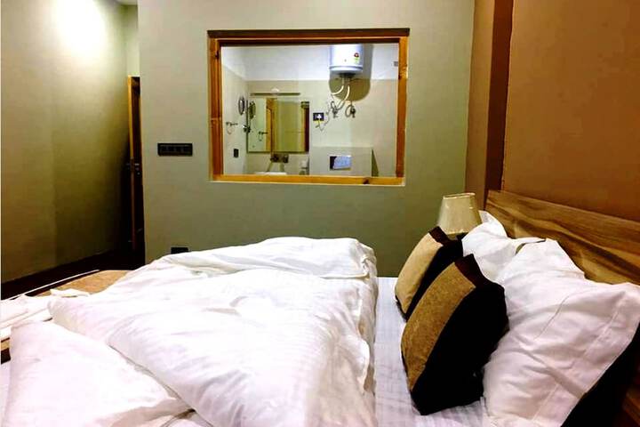 Room 4 of 35