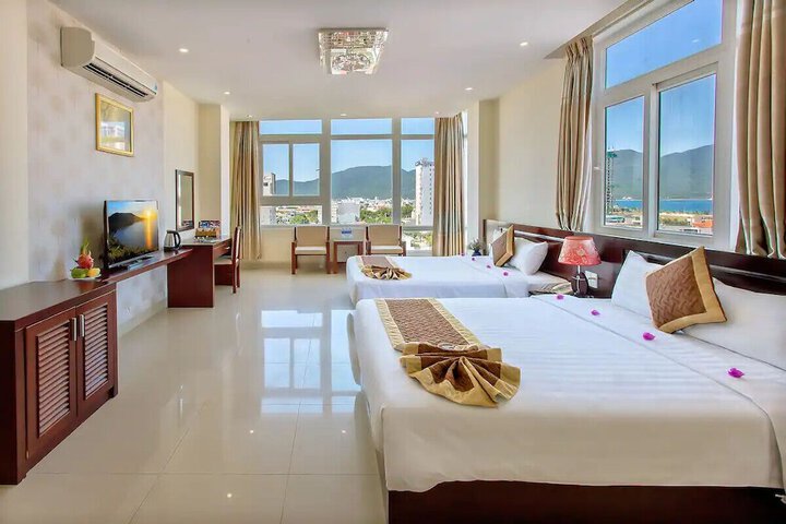 Room 5 of 32