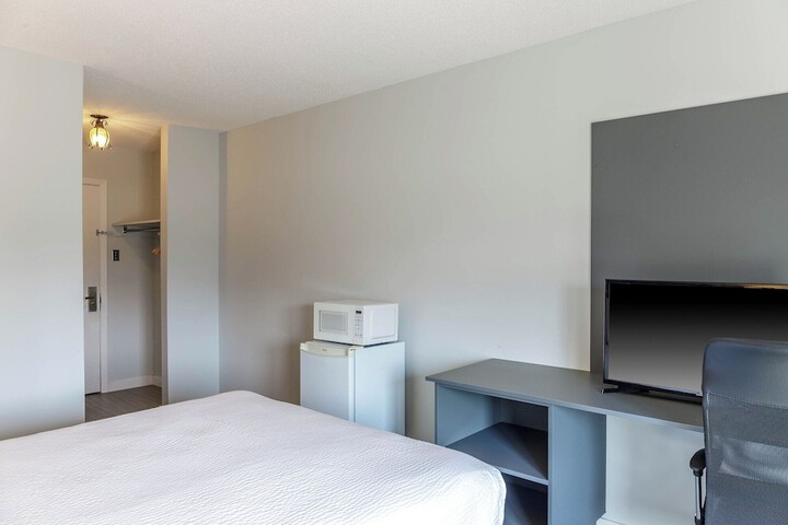 Room 30 of 63