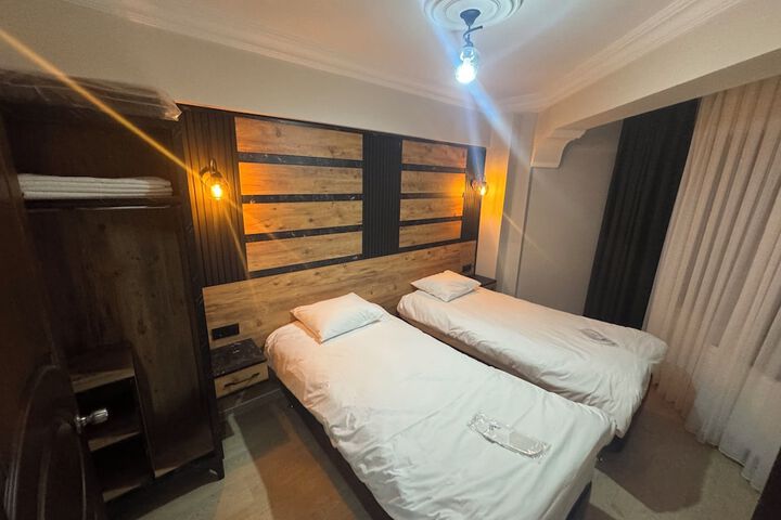 Room 15 of 109