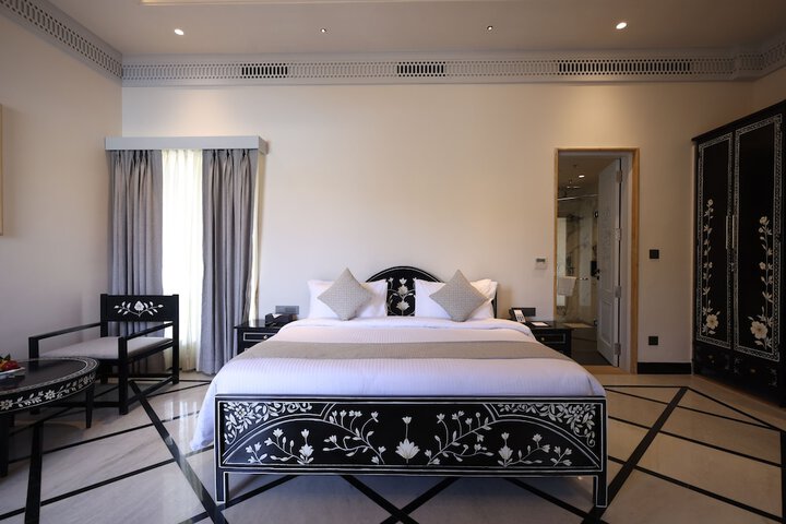 Room 25 of 43