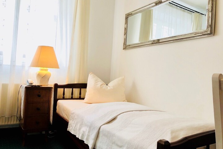 Room 6 of 113