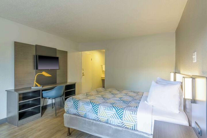 Room 12 of 30