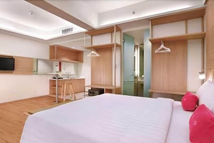 Room 13 of 31