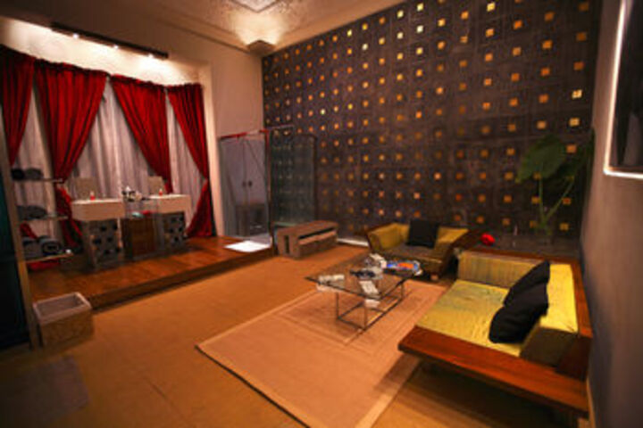 Room 53 of 75