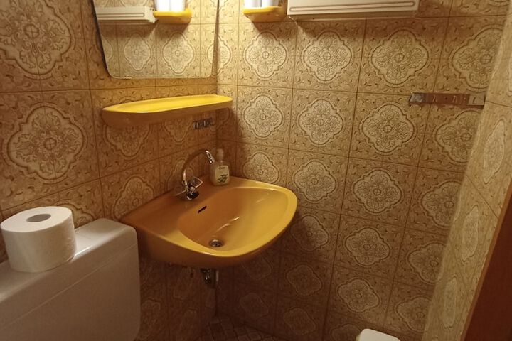 Room 17 of 31