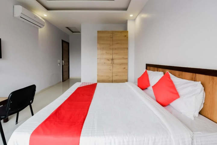 Room 3 of 18