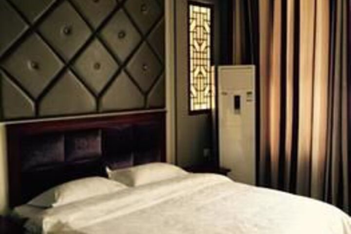 Room 23 of 32
