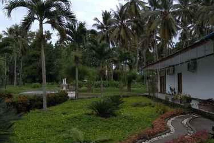 Hotel Exterior 2 of 9