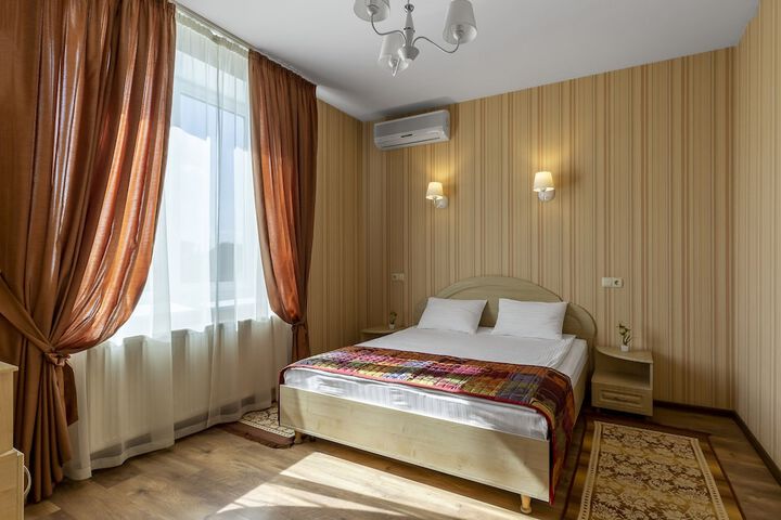 Siesta in Sofiivska Borschahivka