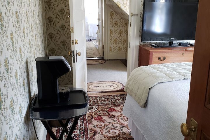 Room 16 of 100