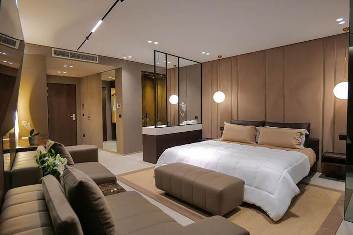 Room 28 of 201