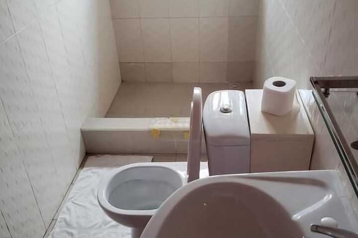 Room 18 of 27