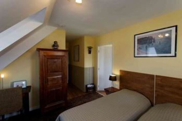 Room 22 of 37