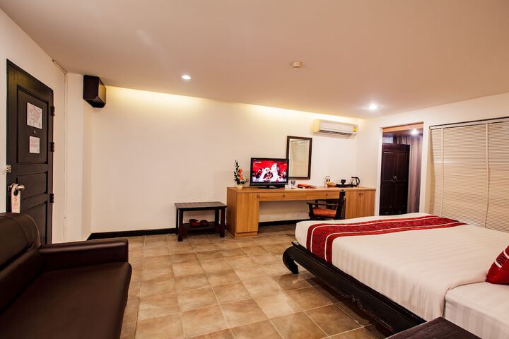 Room 13 of 78