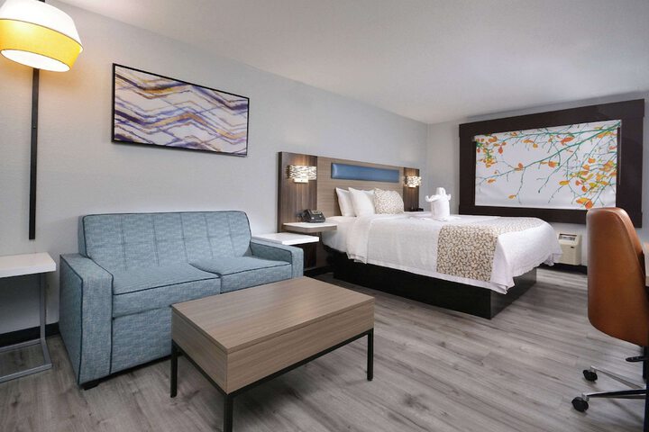 Standard | King Bed (10 of 31)