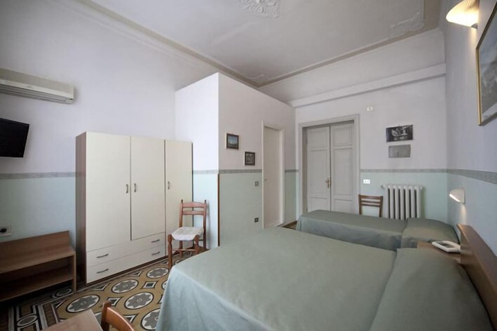 Room 19 of 22