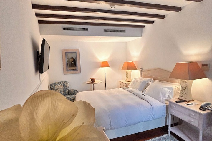 Room 4 of 29