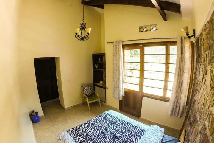 Room 4 of 13