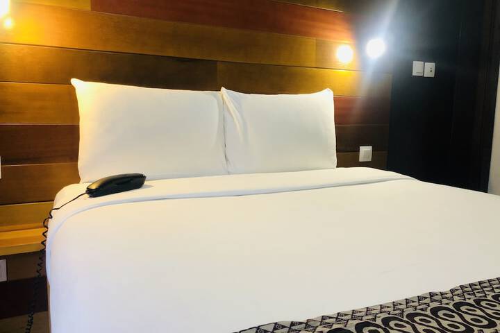 Room 29 of 77