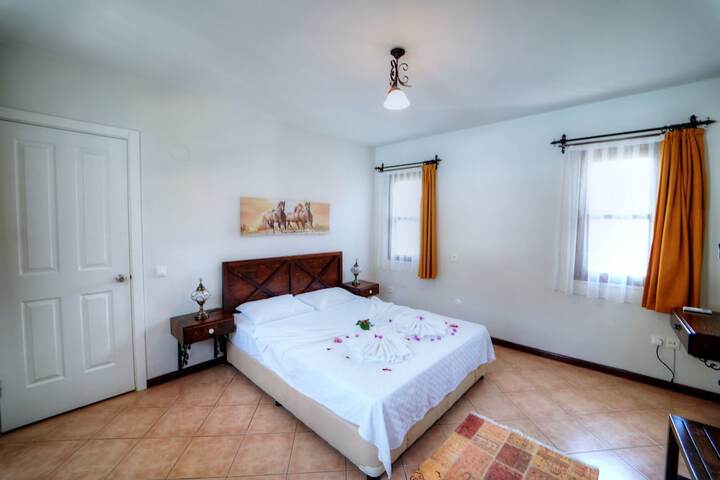 Room 3 of 51