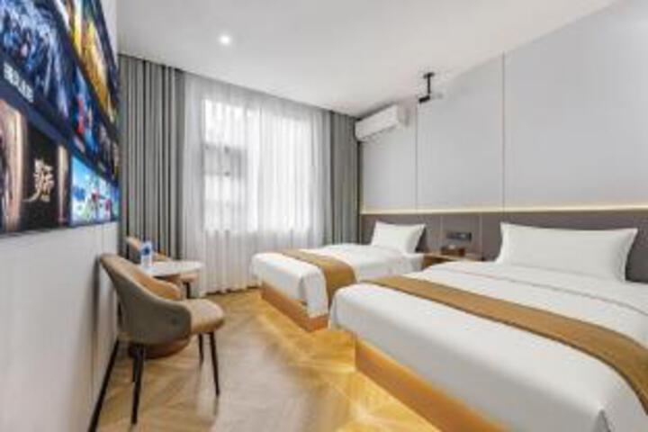 Room 5 of 6