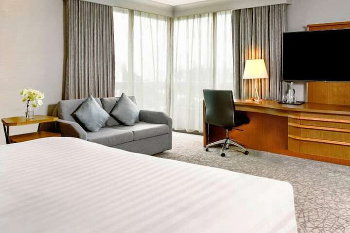 Room 51 of 122
