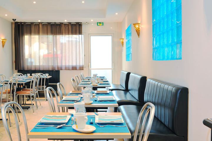 Breakfast area