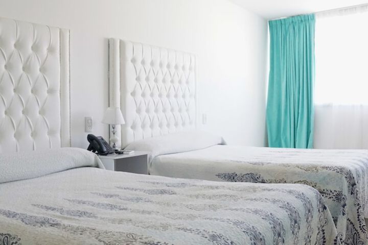 Room 28 of 161